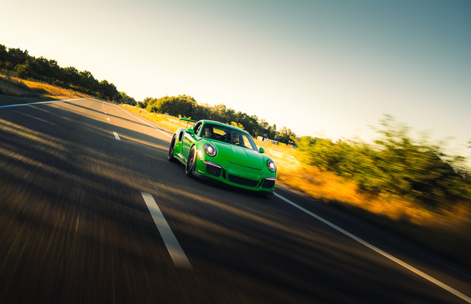 Porsche 992 GT3 RS rolling shot